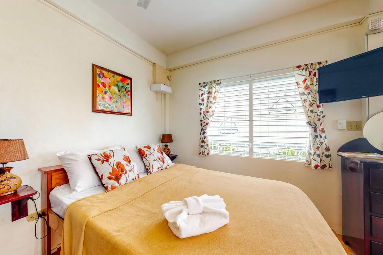 Almond Tree 3 At Island Cabanas Gold Standard Certified Caye Caulker Exterior photo
